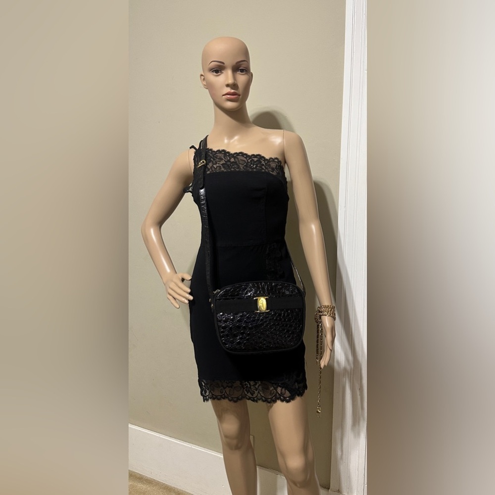 Salvatore Ferragamo Black Croc-Embossed Crossbody Bag - Picture 14 of 15